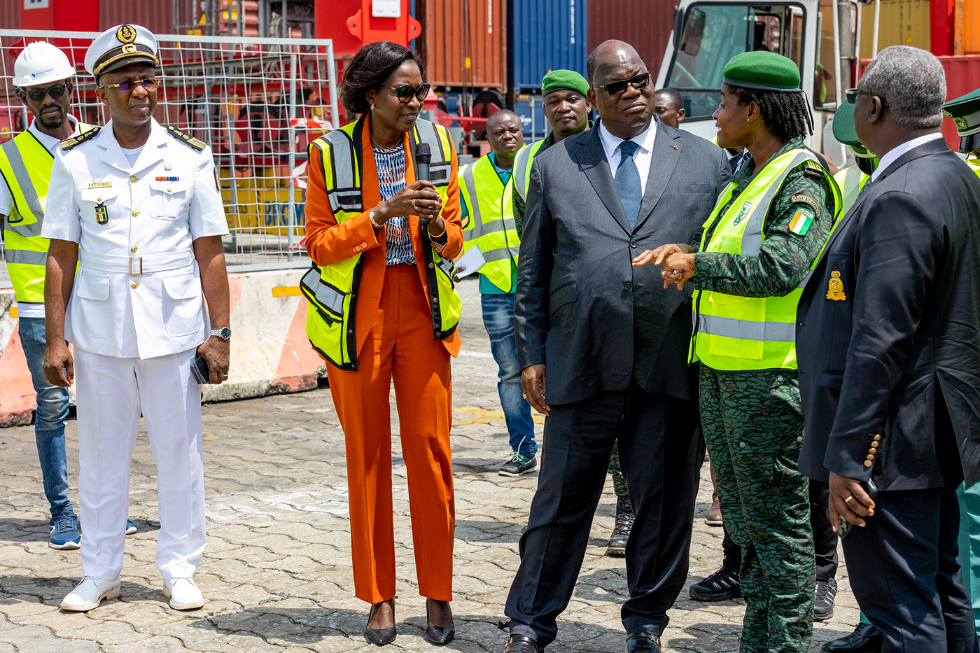 Côte d'Ivoire : le ministre des Eaux et Forêts, Laurent Tchagba visite les installations d’Abidjan Terminal