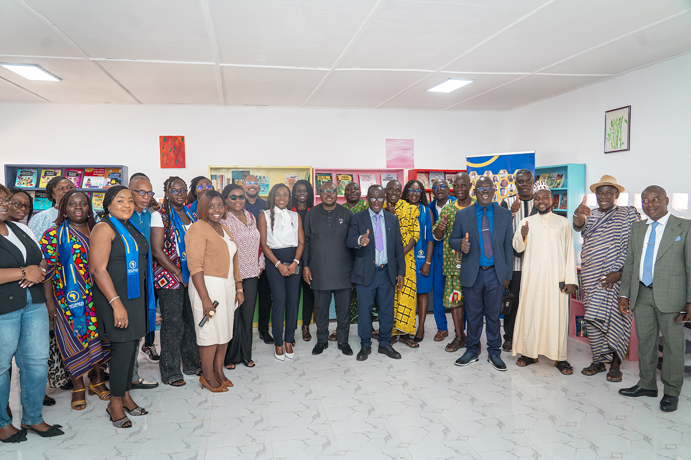 Abidjan Terminal offre une bibliothèque bilingue et des kits scolaires aux enfants de Yaou